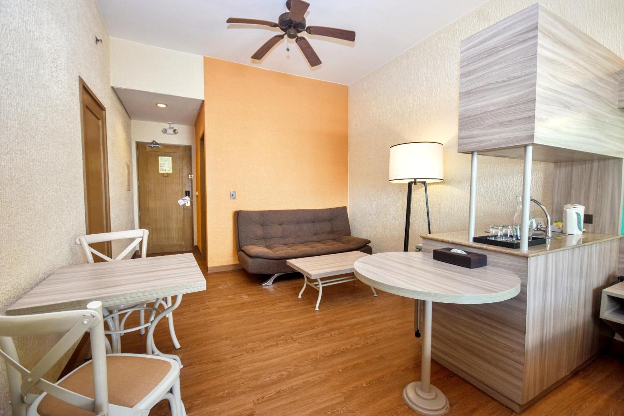 Microtel By Wyndham Boracay Balabag  Exterior foto